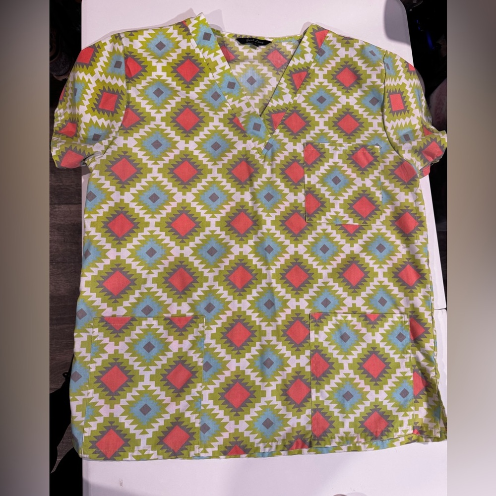 Just Love Colorful aztec scrub top. Like new
